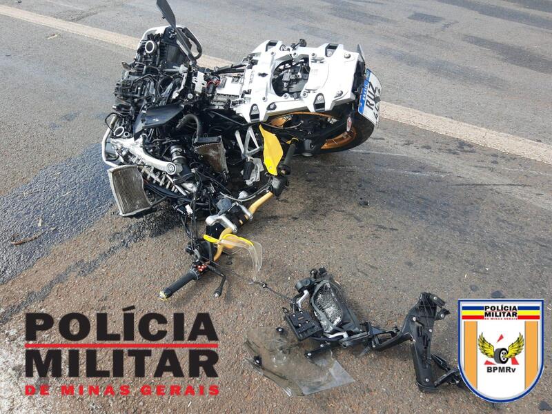 Motociclista morre em batida frontal com caminhão em Patos de Minas - PMRv/Divulgação