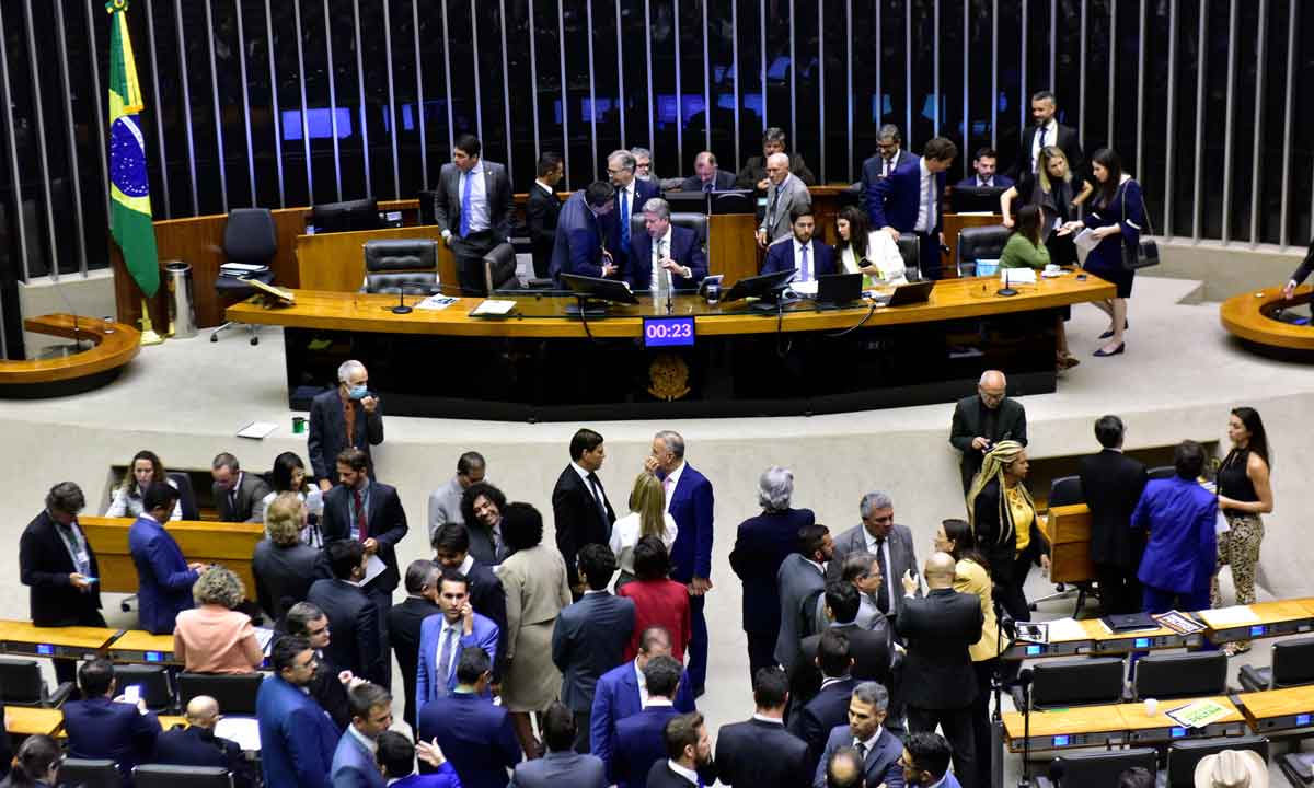 Brasil em vantagem diante dos demais países emergentes - Zeca Ribeiro/Câmara dos Deputados/Divulgação - 17/5/23