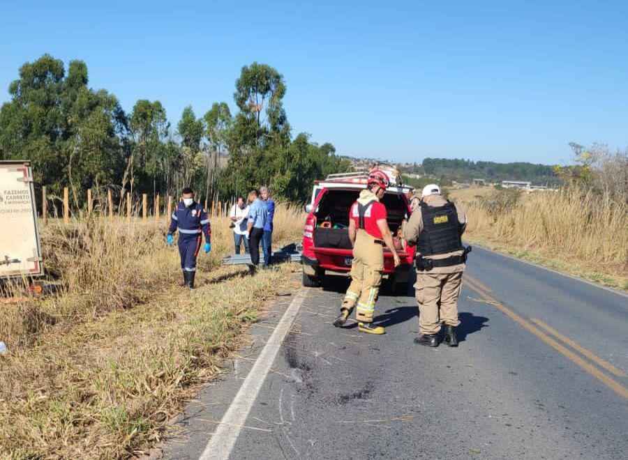 Motociclista morre em acidente com caminhão em Santo Antônio do Monte - Corpo de Bombeiros/ Divulgação