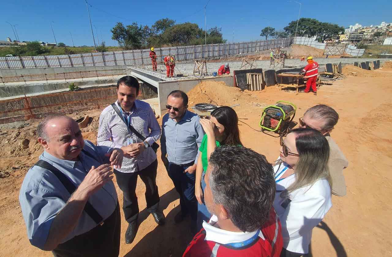 BH: prefeitura começa obra para construir viaduto na Av. Sebastião de Brito - Leandro Couri/ EM/ D.A Press