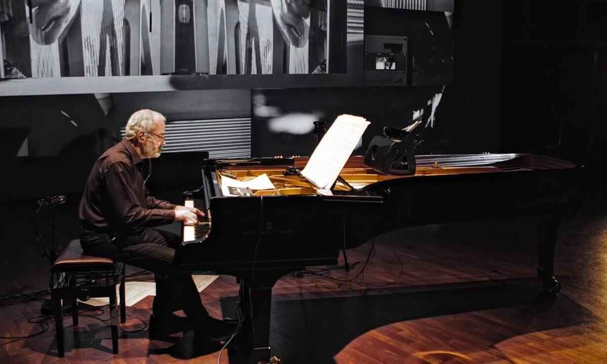 Paulo Álvares faz concerto afetivo, hoje, na Fundação de Educação Artística - Zeitgenössische Musik/divulgação