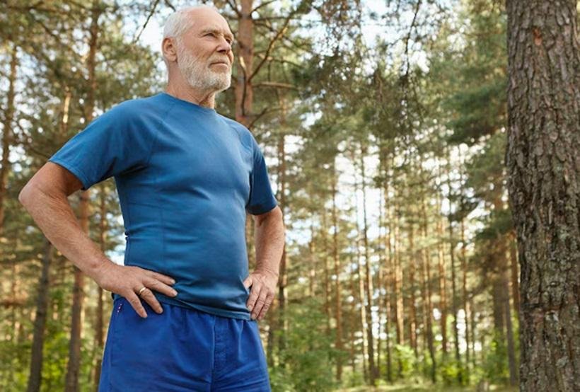  Pais mais velhos: como ter vitalidade e disposição com reposição hormonal - Freepik