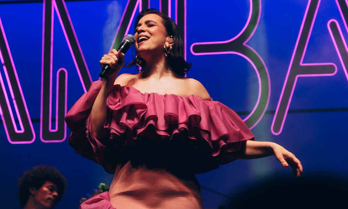 Roberta Sá traz a BH seu show em que evoca uma roda de samba - Karyme França/Divulgação