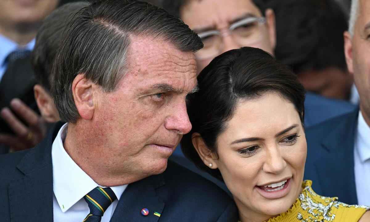 Escândalo das joias: Bolsonaro ignora caso e Michelle reage à provocação - Evaristo Sá/AFP