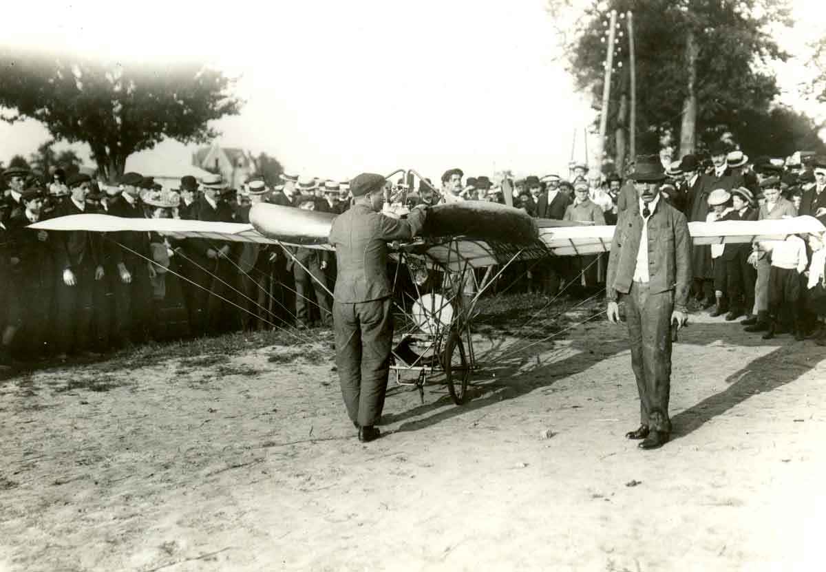 Santos Dumont, 150 anos: como nasce um gênio (e como ele vira herói) - Monde Et Camera/O Cruzeiro/Arquivo EM - 1909
