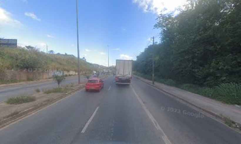 Motorista morre depois de capotar carro em Contagem - Google maps