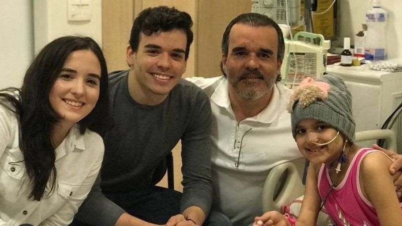 Morre pai que havia perdido os 3 filhos para câncer causado por síndrome hereditária - Redes sociais