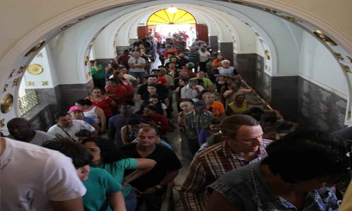 Peregrinos participam da grande festa para Nossa Senhora da Abadia - EDÉSIO FERREIRA/EM/D.A PRESS