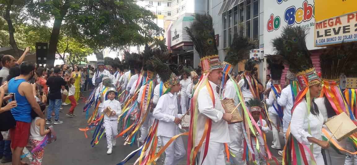 Animação e colorido das Festas de Agosto invadem ruas de Montes Claros - Luiz Ribeiro/DA Press