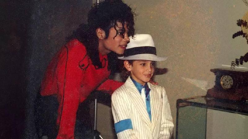 Michael Jackson: Tribunal permite reabertura de processos de abuso sexual - CHANNEL 4
