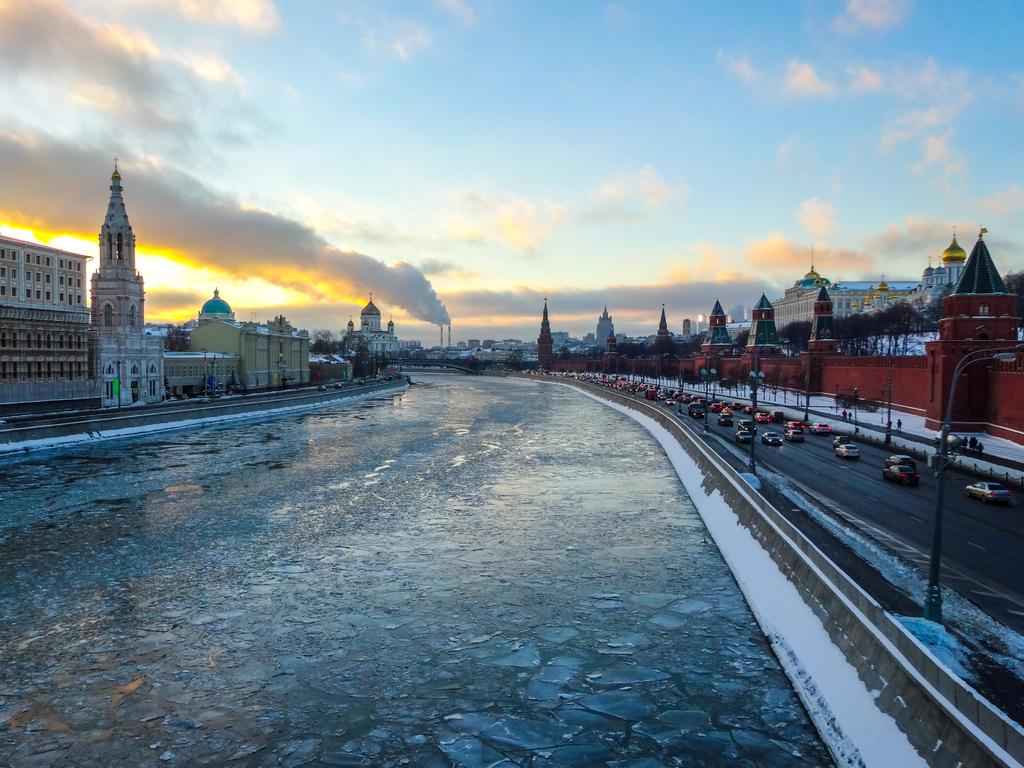 Pelo menos três mortos em visita guiada a esgoto em Moscou - PxHere
