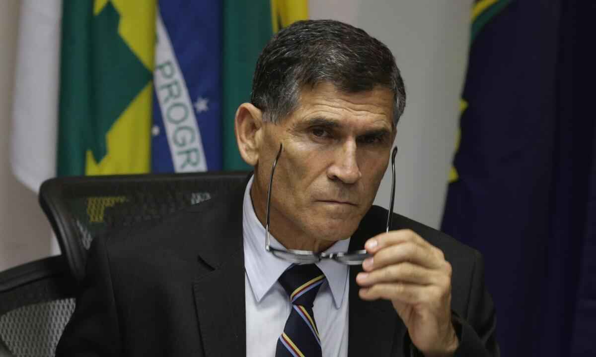 General Santos Cruz sobre ida de Bolsonaro aos EUA: 'Fugiu do Brasil' - Fabio Rodrigues Pozzebom/Agencia Brasil