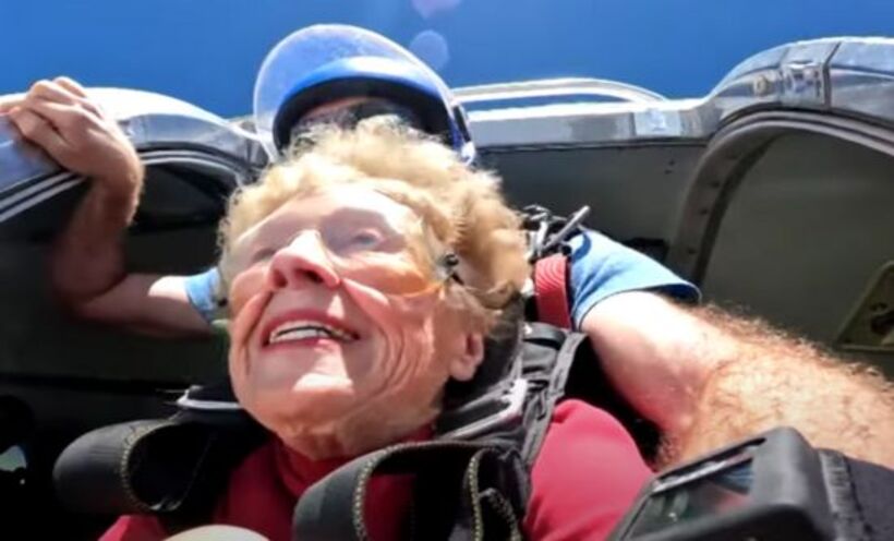 Idosa de 84 anos chega perto do 600º salto de paraquedas - Internet/Reprodução