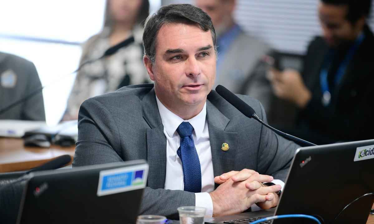 Flávio Bolsonaro terá de indenizar Chico Buarque em R$ 48 mil - Pedro França/Agência Senado