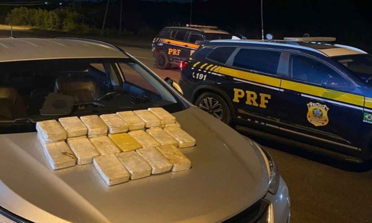 PRF apreende R$ 3 milhões em cocaína em carro de passeio na Grande BH - PRF/Divulgação