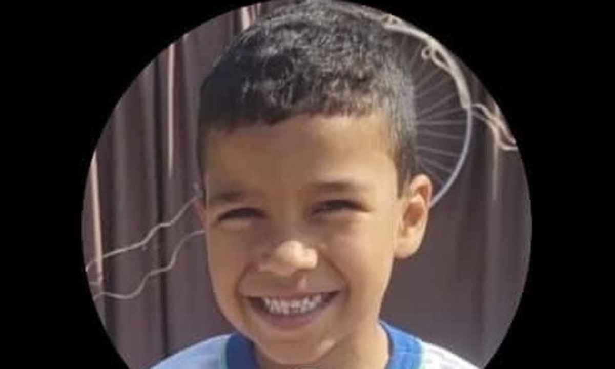 Criança de 7 anos morre atropelada por caminhão de lixo  - Prefeitura de Bom Sucesso/Reprodução