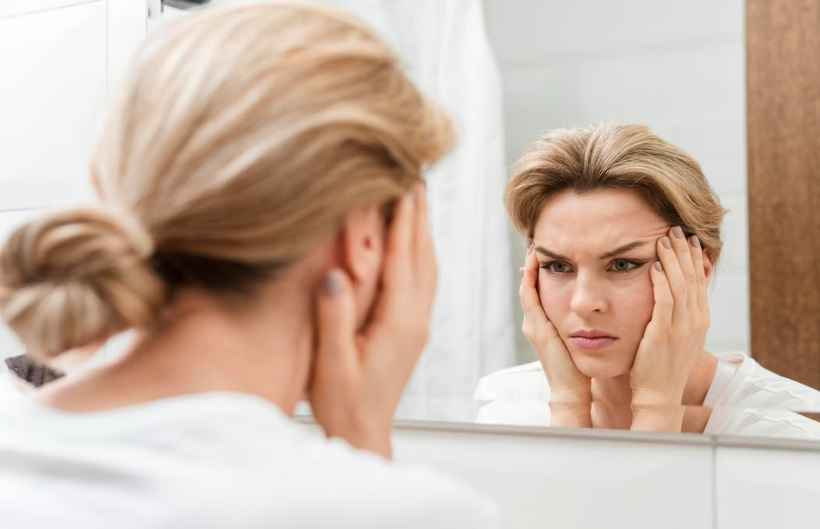 Bochecha de buldogue: causas e tratamentos para o derretimento do rosto - Freepik