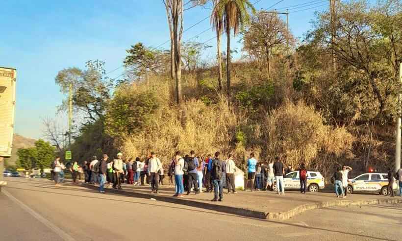 BR-381: Moradores fazem manifestação na saída para Vitória - Redes Sociais/Reprodução