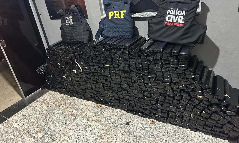 R$ 1 milhão em droga: grupo é preso com quase uma tonelada de maconha - PCMG/Divulgação