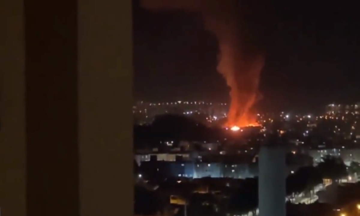 Incêndio destrói mais de 100 moradias em bairro de Santos, SP - Redes Sociais/Reprodução