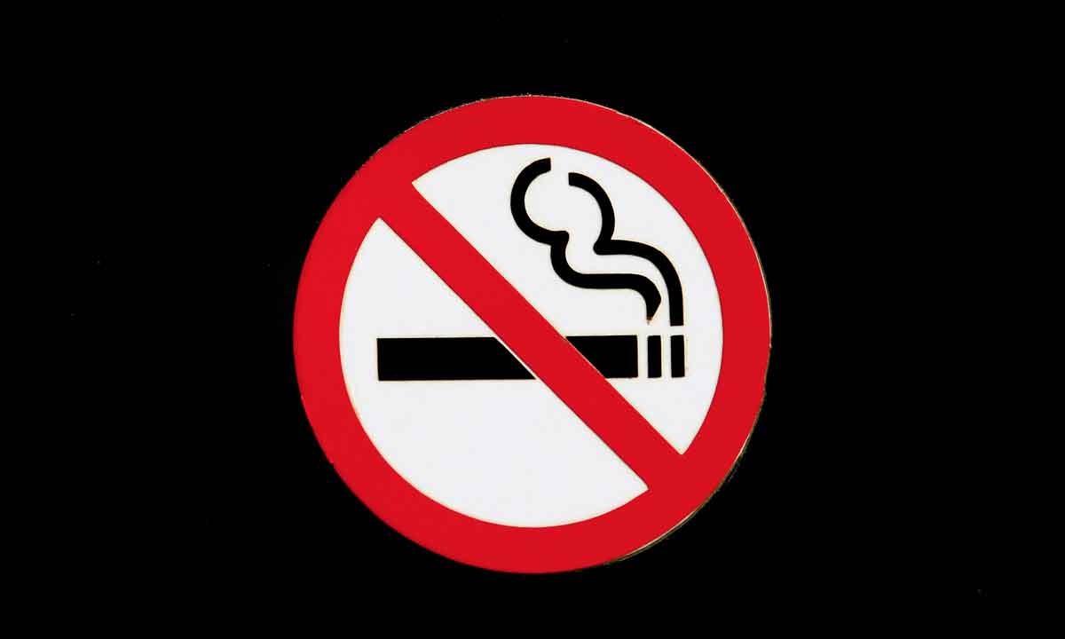 Paciente deve parar de fumar de 30 a 60 dias antes de fazer plástica - Pixabay