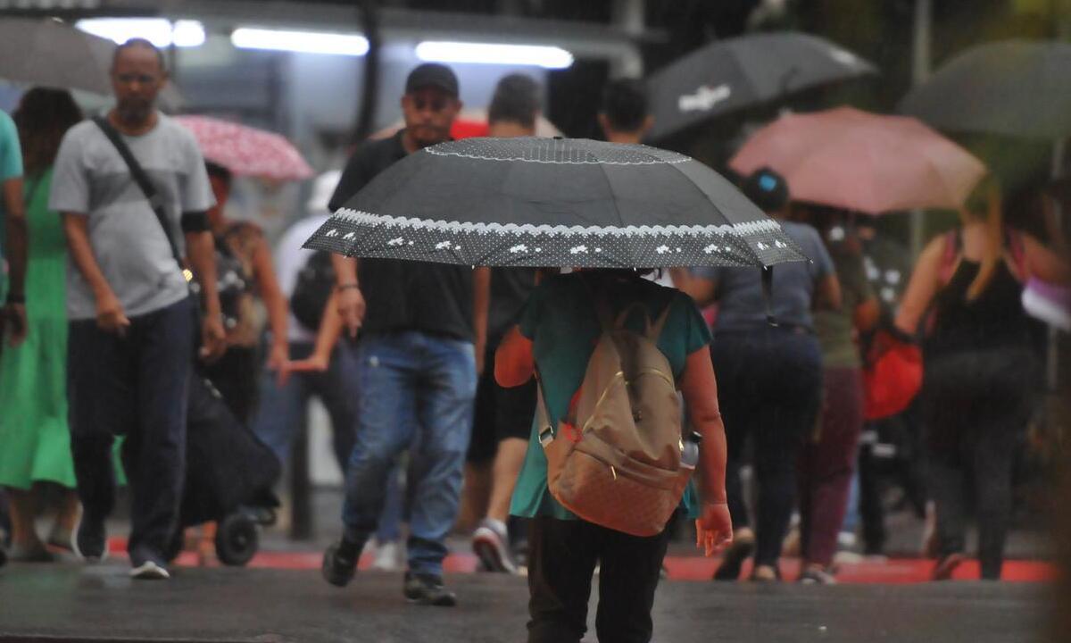 Tempestade, chuvas fortes e vendaval em Minas: 672 cidades estão em alerta - Alexandre Guzanshe/EM/D.A Press