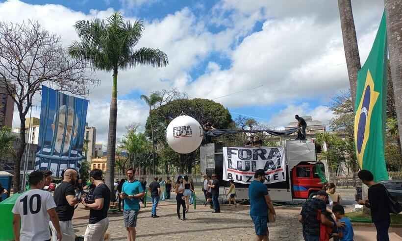Bolsonaristas fazem 'buzinaço' contra Lula na Praça da Liberdade - Estado de Minas/Divulgação