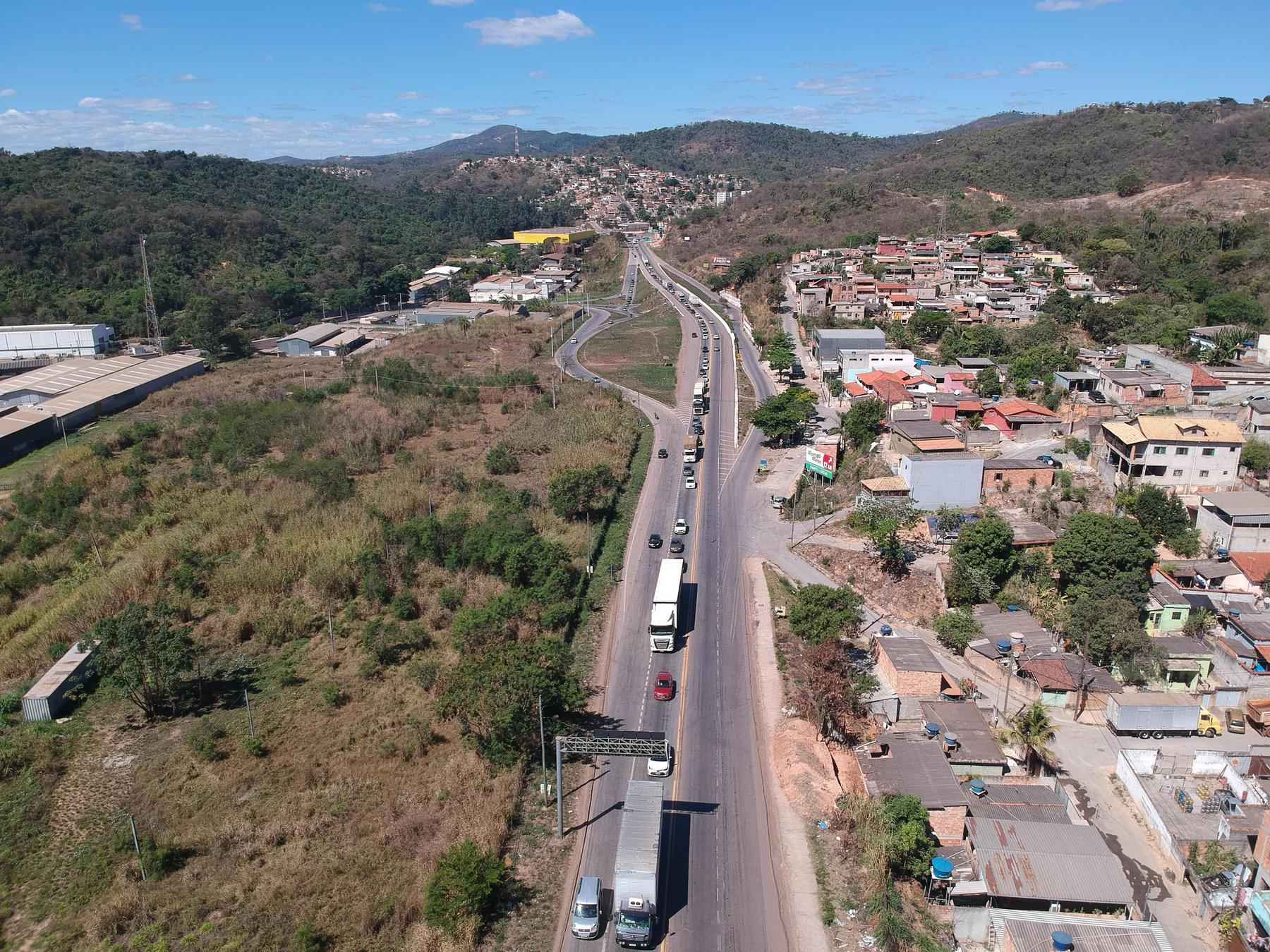 Rodovias mineiras registram trânsito intenso na volta do feriado prolongado - Mateus Parreiras/EM/D.A Press