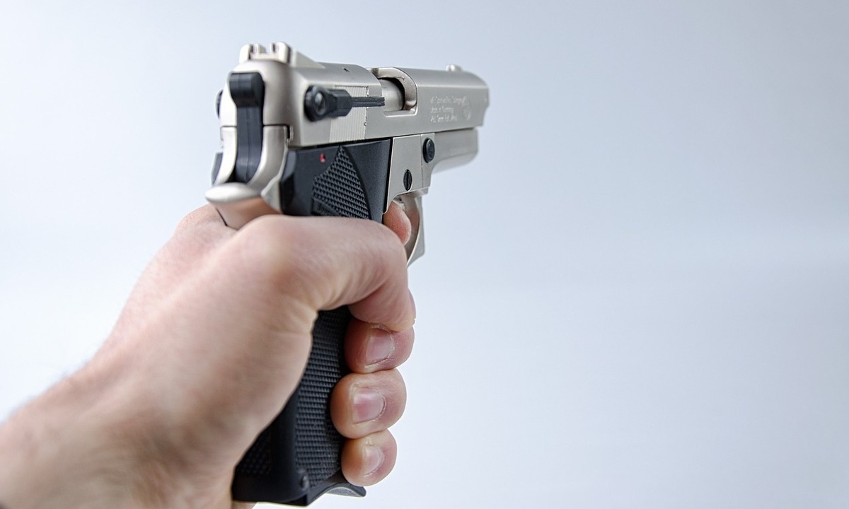 Homem arma assalto contra ex-namorada para ter acesso ao celular dela - Pixabay/Reprodução