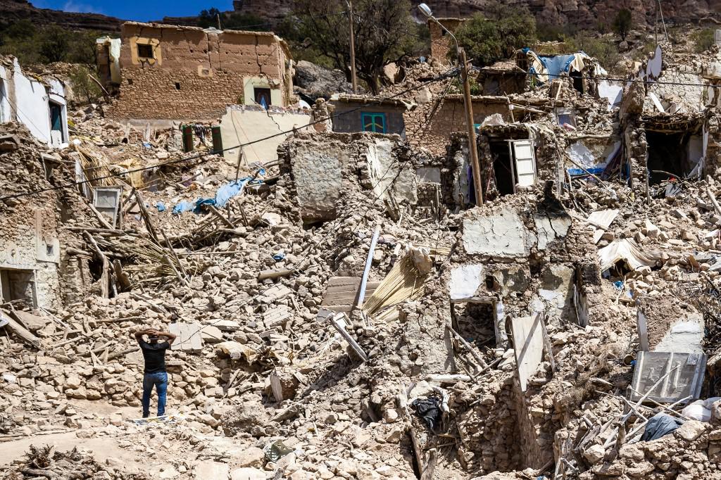 Festa de casamento na hora do terremoto salvou aldeões marroquinos - Fadel SENNA / AFP