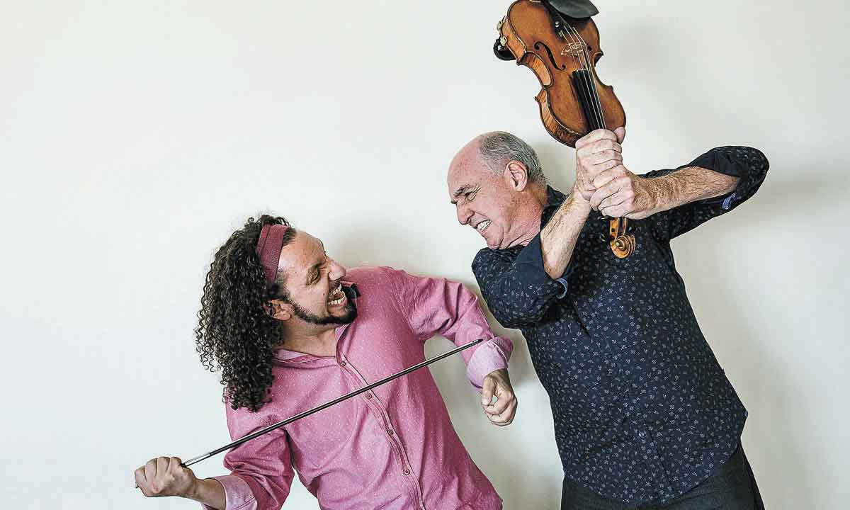 Nelson Ayres e Ricardo Herz levam piano e violino para 'farra' brasileira  - Gabriel Boeiras/divulgação
