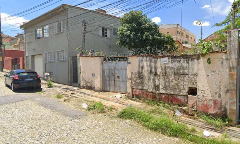 BH: incêndio em lote abandonado ameaça casas no Bairro Bonfim - Google Street View / Reprodução
