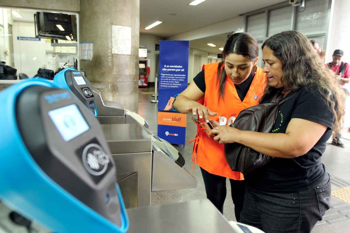 Passageiros aprovam bilhetagem eletrônica no metrô de BH - Jair Amaral/EM/D.A Press