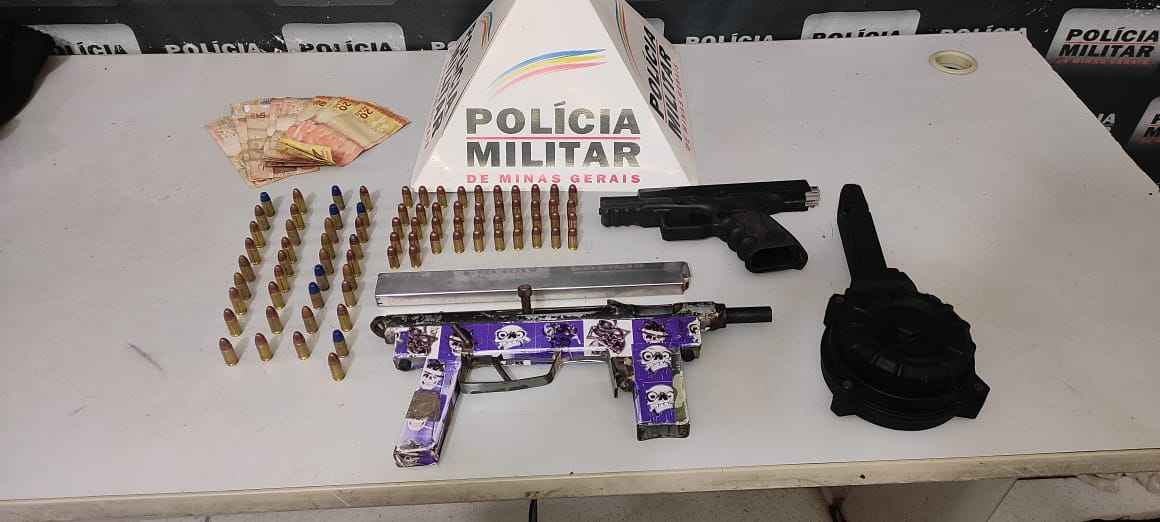 Grupo é preso com submetralhadora e arma israelense no interior de Minas - Divulgação/Polícia Militar