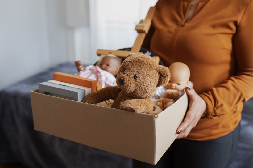 Shopping de BH participa de campanha para doação de livros e brinquedos - Banco de Imagens