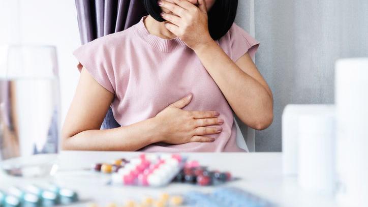 Plasil: por que remédio popular contra náusea pode causar tremores involuntários