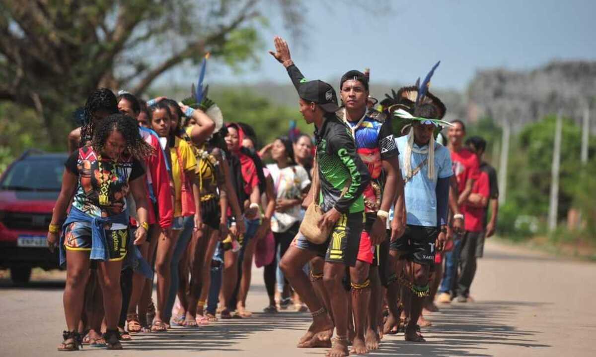'Índio sem terra não é índio', Xakriabás protestam no Norte de Minas - Alexandre Guzanshe /EM/D.A Press