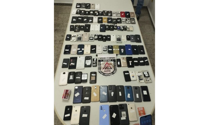 Polícia recupera 120 celulares e prende homens por receptação - PMMG/Divulgação