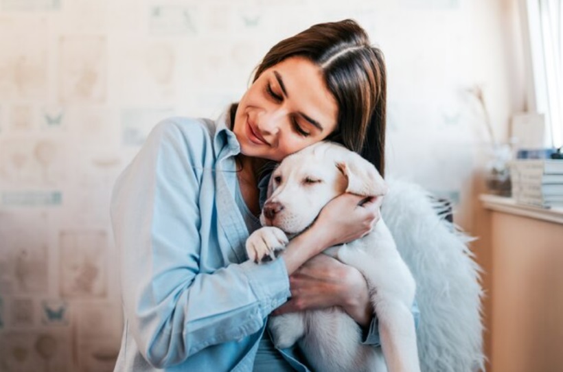 Estudos mostram ligação entre saúde mental e convívio com pets - Freepik