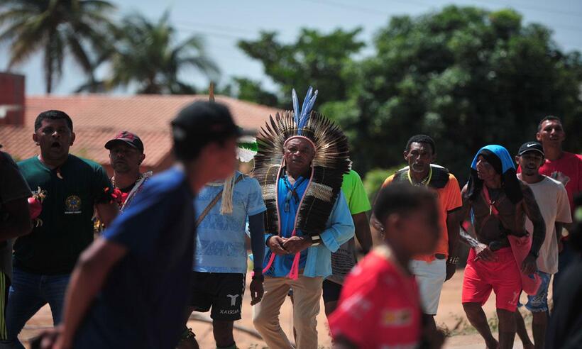 Como funciona a cidade mineira dividida entre o poder indígena e a política - Alexandre Guzanshe