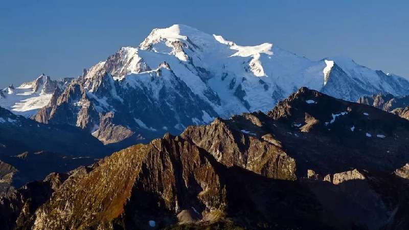 Mont Blanc: por que montanha mais alta da França está encolhendo - Reuters