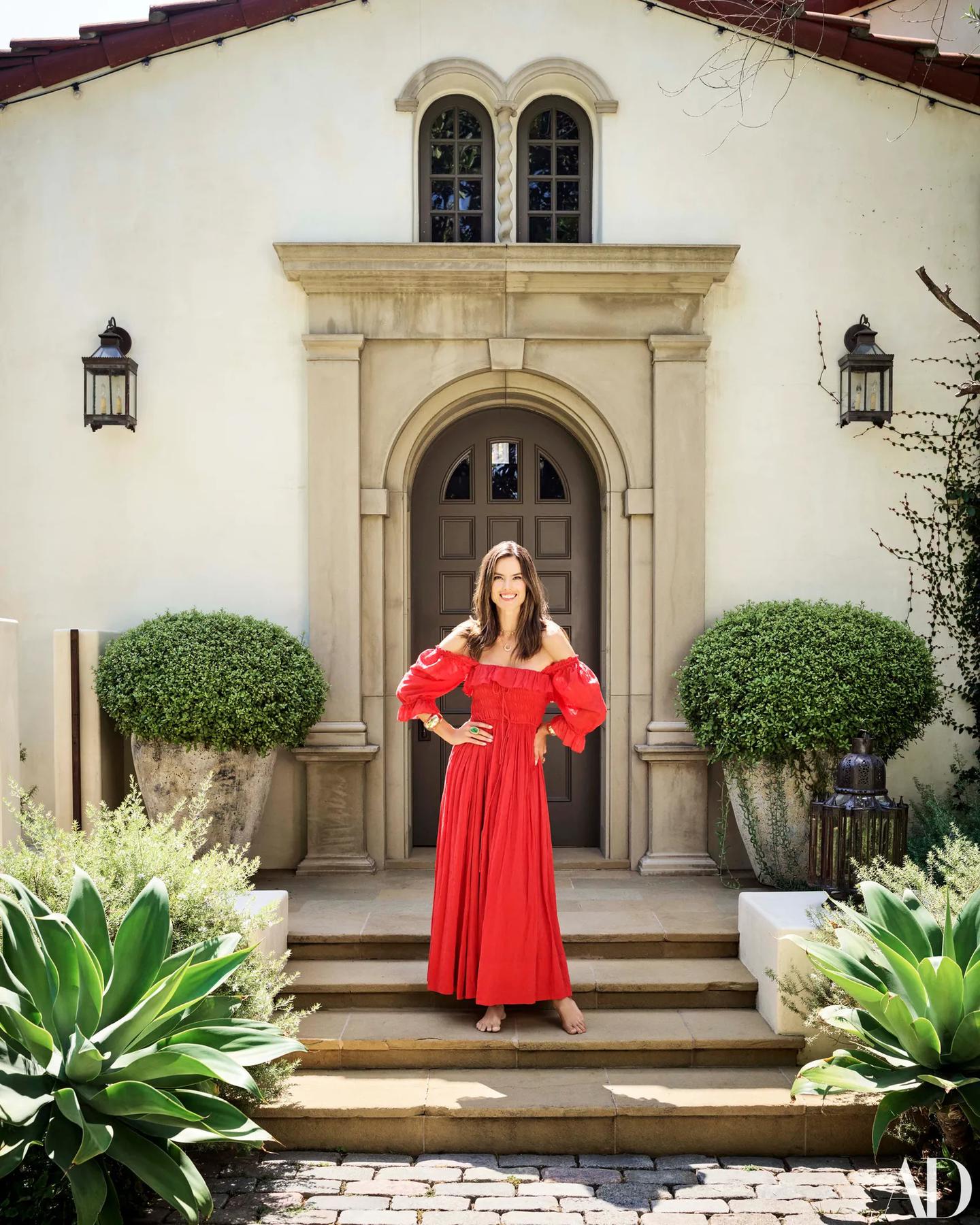 Conheça a mansão de Alessandra Ambrósio em Santa Mônica, na Califórnia - Reprodução/ Architectural Digest