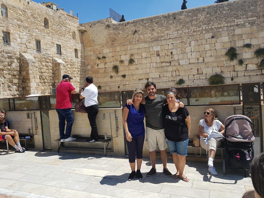 Mineira que mora em Israel diz que ordem é para ninguém sair de casa  - Álbum de família