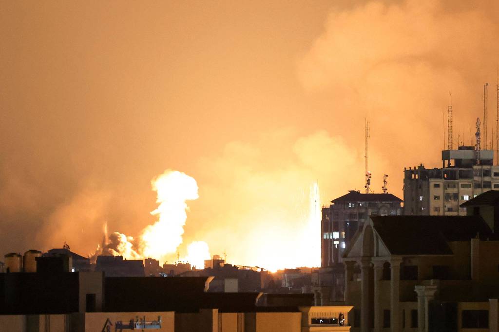 Israel encontra 260 corpos em local de rave após ataques do Hamas - Mohammed Abed/AFP