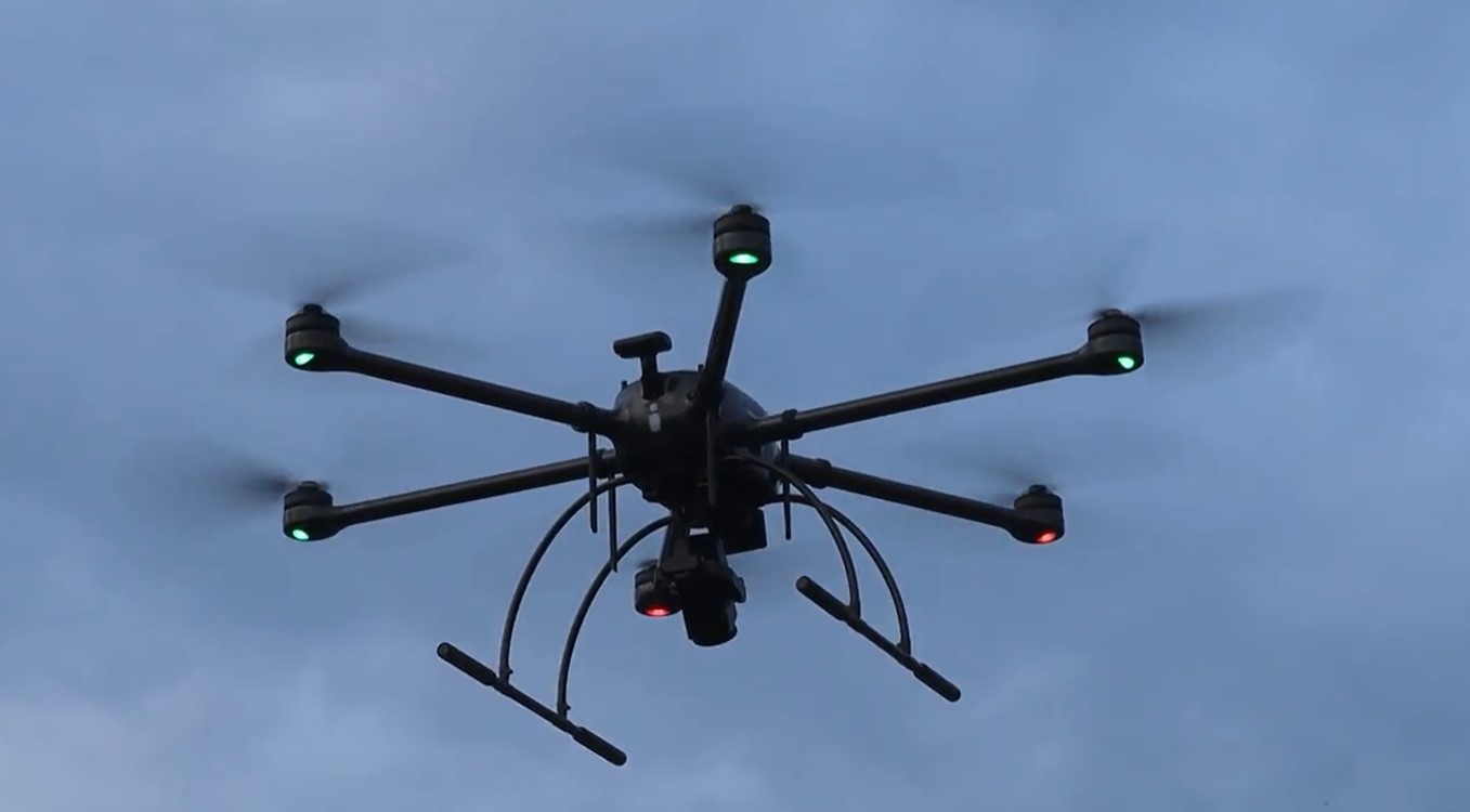 Drones com reconhecimento facial são usados pela polícia em operação no RJ - Victor Hugo Campos/Rádio Tupi/DA Press