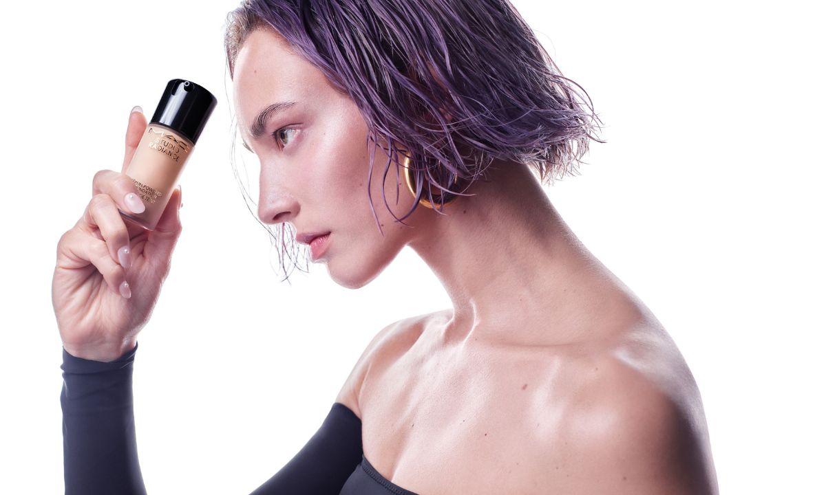 Adeus ao 'rebocão': nova tendência de maquiagem aposta em estilo mais leve - Divulgação/MAC Cosmetics