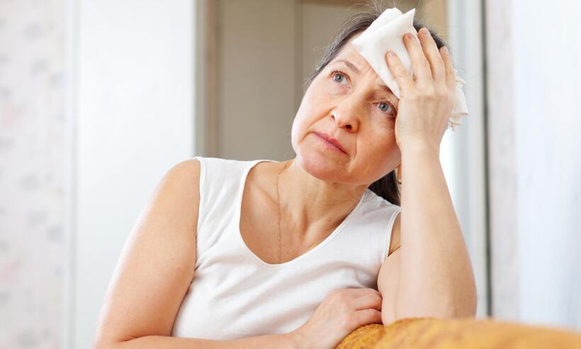 5 dicas para combater os sintomas da menopausa tendo a nutrição como aliada