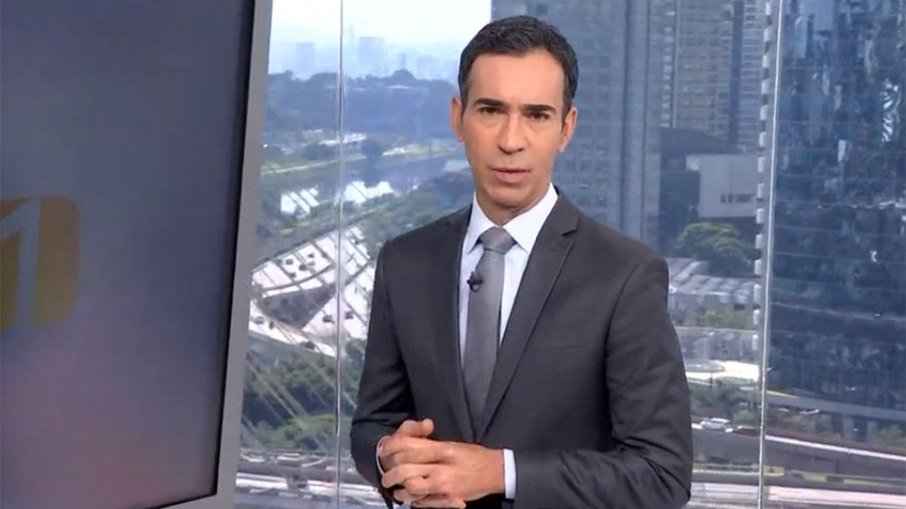 Após ter pernas elogiadas por Alcione, Cesar Tralli agradece à cantora - Reprodução/TV Globo