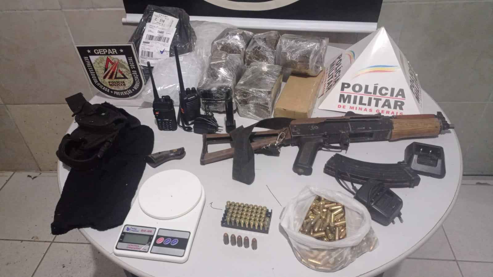 Polícia apreende fuzil russo e drogas durante operação em Minas - PMMG/Divulgação