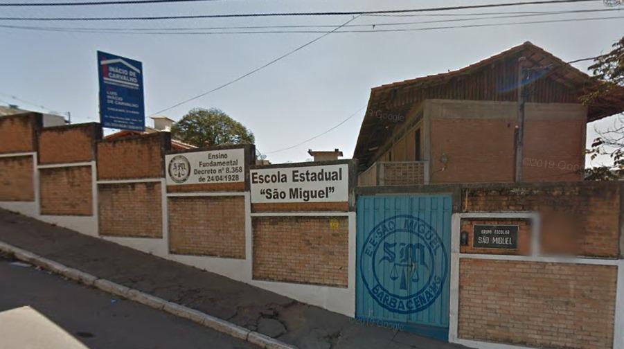 Irmãs levam faca para escola e deixam dois alunos feridos em Barbacena - Google Street View / Reprodução
